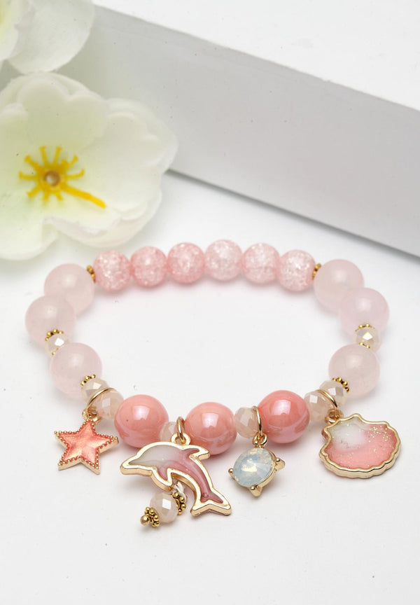 Bunte Perlenarmbänder mit Charms
