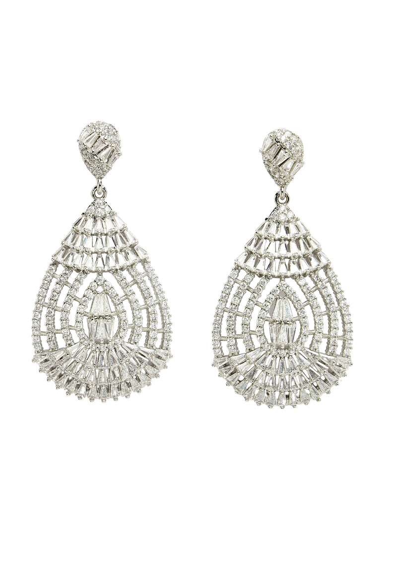 Bellissimi orecchini pendenti in zirconia cava