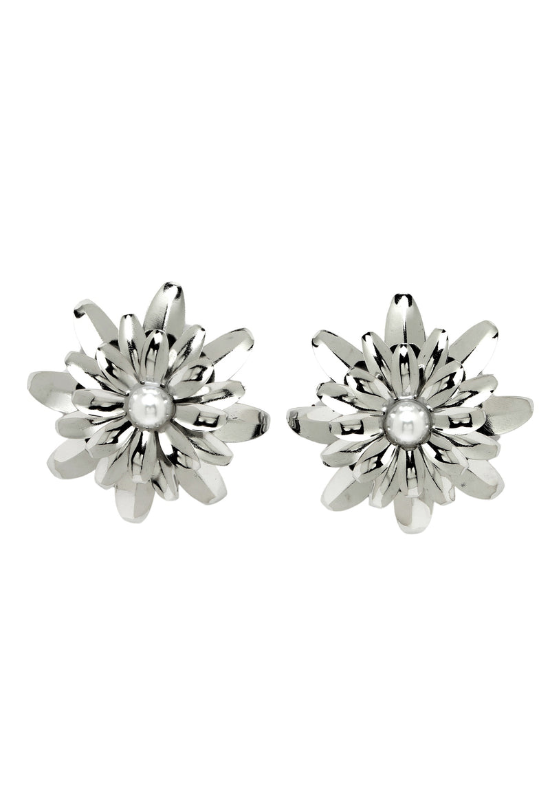 Silberfarbene Blumen-Ohrstecker