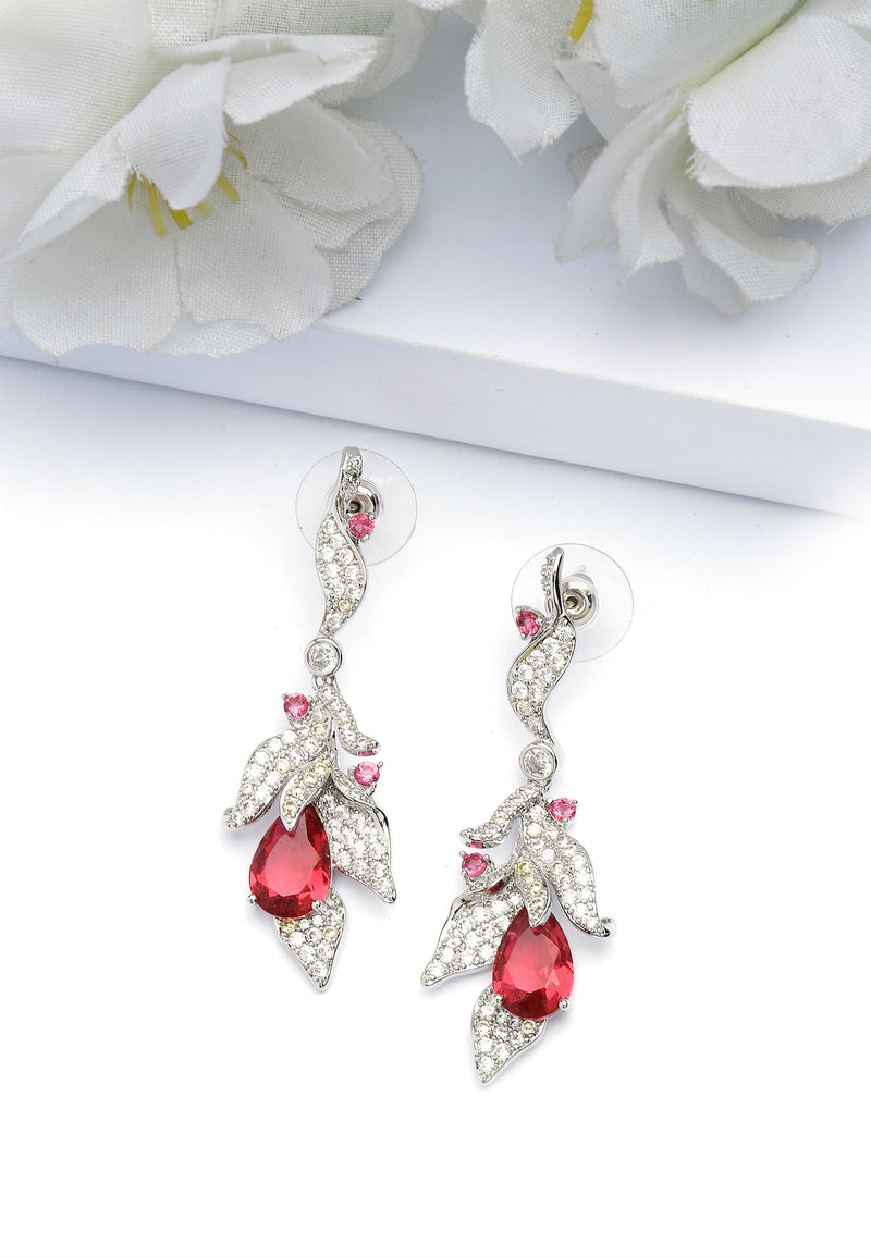 Boucles d'oreilles pendantes motif feuille rouge
